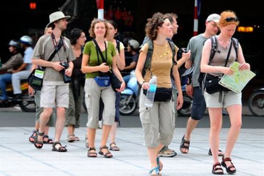 Vietnam slashes visa fees in bid to boost tourism