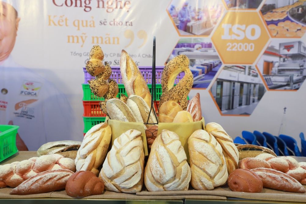 HCMC banh mi festival draws thousands of sandwich eaters 1